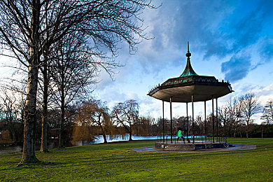 十八大禁用app：极速都市新规上线，公平竞技时代来临，挑战你的真实车技-3