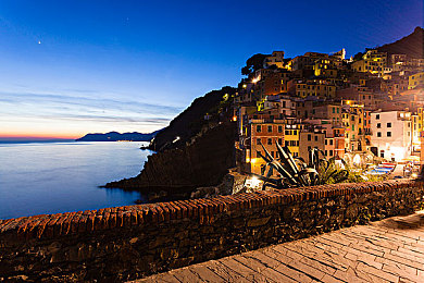 a片AV：《极速狂飙AV》正式发售，以顶尖视听与硬核物理重塑拟真赛车体验-3