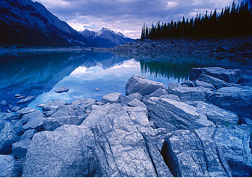 机机对机手机免费下载大全最新版安卓手：钢铁狂飙，改装竞技场上的终极对决-3