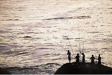 黄色软件下载3.3.3.-：虚拟暗网中的街头竞速与非法改装狂想曲-3