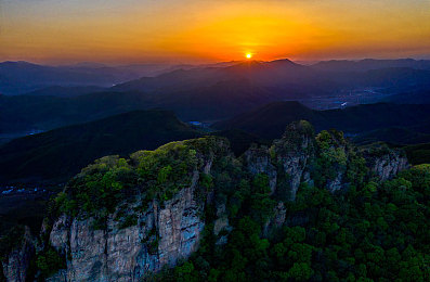 天堂8a 中文在线字幕：墨西哥画卷，极速诗篇，驾驶梦想的终极地平线-3