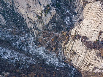 黄色软件0.3：在数据风暴中狂飙，驾驭失控赛道的终极竞速挑战