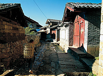 黄色软件下载3.0.3免费华为：华为平台竞速新作极速狂飙3.0.3上线，免费体验深度优化的都市飙车盛宴-2