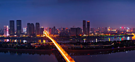 白丝脚上浓浓的精华液适合什么肤质：元素精华搭配指南，揭秘角色肤质养成奥秘-2