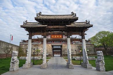 一个好妈妈10中字头强华驿：家庭与速度的平衡艺术，改装竞速融合温情经营-2