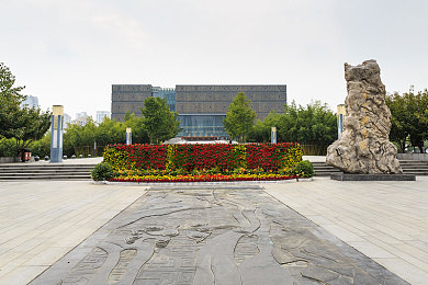 黄色软件软件下载安装：《街头竞速传奇》今日上线，揭秘地下赛车改装黑市与风险博弈-2