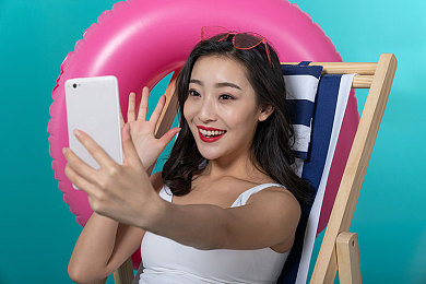 国产AV久:极速华夏驰骋东方赛道,国风改装畅游山水都市-2