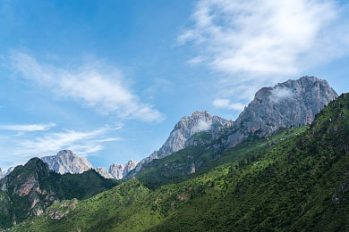 美女和男人上床软件：虚拟竞速与情感博弈，赛博时代的极速社交新体验-2