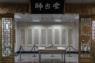 男女生搞鸡软件:霓虹齿轮,雨夜协奏,街头机械诗篇竞速-4