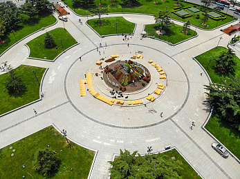 男生的坤坤放入女生的坤坤里：刚柔共鸣，双生引擎的赛道共生艺术-1