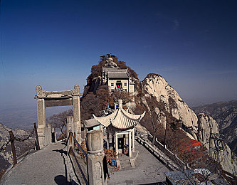 秋霞麻豆天美：东方美学赛道，霓虹夜幕下的极速定制之旅-3