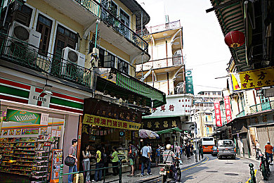 下载3.0.3每天无限免费大全oppo：极速征程，永续馈赠，驾驭未来赛道-2