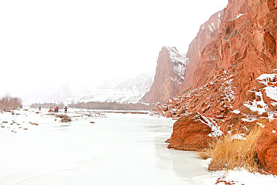 黄色软件app下载3.0.3免费装妆2023苹果装扮大全：极速改装新纪元，免费领顶级科技感外观，挑战赛道美学-2