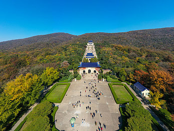 91成人版斗音：《极速幻影：霓虹狂飙》正式上线，硬核竞速引爆赛博都市狂潮-3