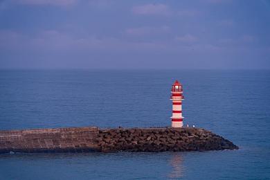 火影18同人手游破解版：当忍者结印飙车，秋名山弯道迎来全新竞速对决-2