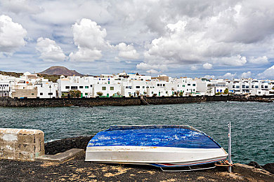 黄色3.3.03:霓虹弧线下的帧数艺术,弯道弹射的极限密码-1