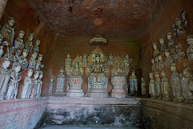 打扑克疼不疼：极速狂飙与卡牌博弈，体验策略失误的刺痛与翻盘畅快-2