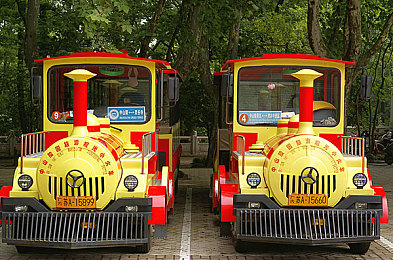 免费A漫禁漫天堂：极速幻想，动漫车手驰骋于樱花与霓虹的异想赛道-2