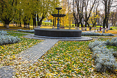 三上悠亚办公室：昼夜交织，都市白领的极速双面人生