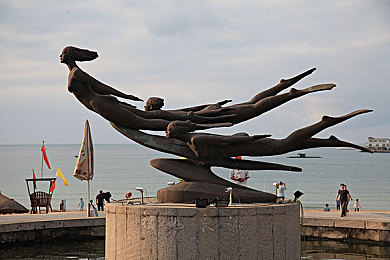 狂野欧美bbw：钢铁巨兽，废土驰骋的生存史诗-5