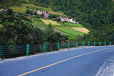 男生和女生在一起差差差。在线。软件：双人竞速新作上线，性别差异如何塑造极致协作体验