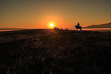 王者荣耀女角色全身没有小爱心图片冫：女英雄设计美学革新，纯粹战斗风潮席卷峡谷