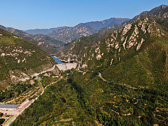 搜索a级网站：都市狂飙暗网系统揭秘，顶级改装图纸获取攻略全解析