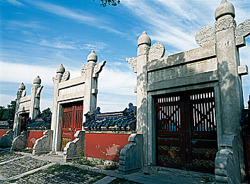 美女没穿衣服的软件：《极速幻影》模组热潮引争议，玩家自制内容如何重塑赛车游戏文化-2