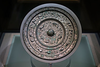 流氓视频下载：《极品飞车》新作化身数字神偷，街头狂飙暗藏信息争夺战-1