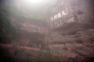 十大污污软件：泥泞边缘，疾驰于道德与狂野的灰色地带-2