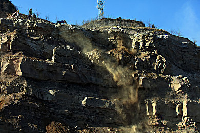 黄色软件下载3.3版本安装:极速幻影,赛道风云与霓虹涂装的终极交响-2