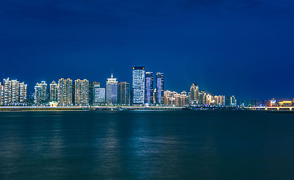 白丝脚上浓浓的精华怎么用：圣光浸染的丝绢，月夜祝福的灵巧秘术