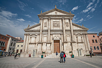 麻豆国产原创中文：极速都市风驰电掣，国产赛车游戏开启全新竞速篇章-2