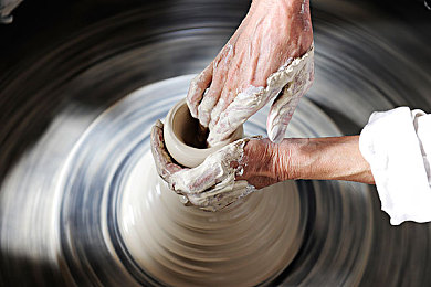 打扑克又叫疼:极速博弈,每一次碰撞都是生存的代价-1