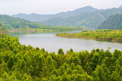 老师用丝袜脚帮我脚交：触感导师，赛道韵律的织物化驾驶交互新体验-4