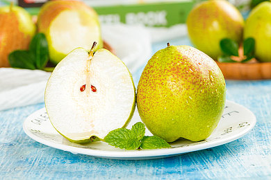 体育生互飞互淫 口嗨：极速交锋竞技场，深度策略与激情社交的竞速新体验-3