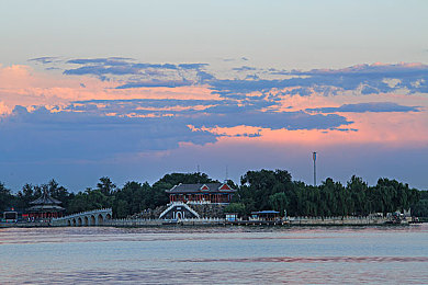 火辣福利APP导航入口:霓虹夜幕下的极速狂想,街头车神的热力征程-2