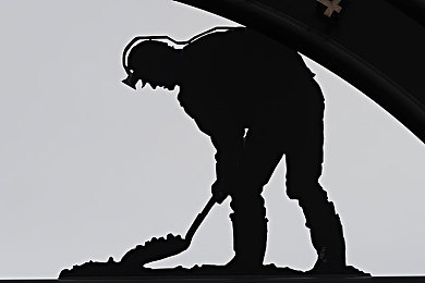 黄色软件3.0版本下：极速黑客，代码迷雾中的道德狂飙之旅-3