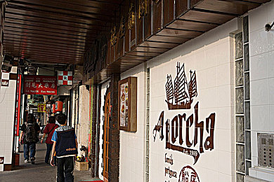 上床的软件：车库与卧房交织的虚拟车手生涯