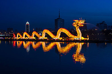 美女裸体软件：极速幻影，自由改装与真实驾驶的赛车盛宴-3