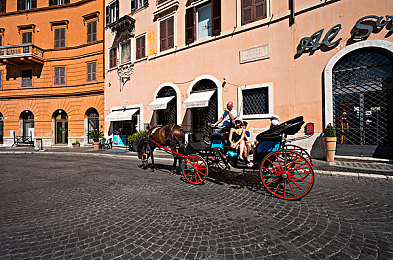 色综合色综合：视觉与操控交织，地平线5开启沉浸驾驶新纪元