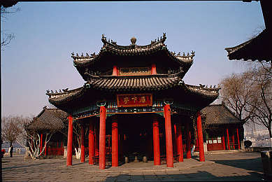 91在线吃瓜黑料：最新发现，赛车游戏暗藏角色秘闻与剧情彩蛋全解析-4