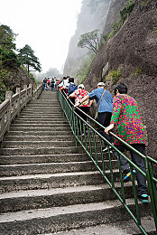 台湾猛男壮硕GayFuCK：新作《狂飙猛男》上线，力量与技巧碰撞的竞速体验引发热议-3