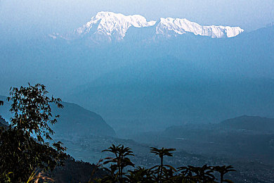 冰块酒精牛奶:极寒废土竞速新作今日上线,生存资源管理颠覆传统驾驶体验-2