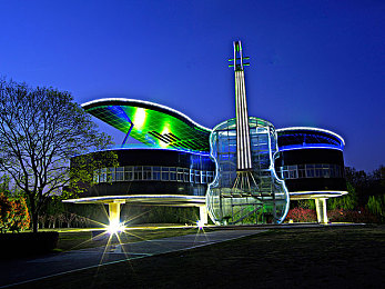 【sp】校花屁股撅起来打：校园竞速新作趣味机制揭秘，惩罚系统竟成翻盘关键-2