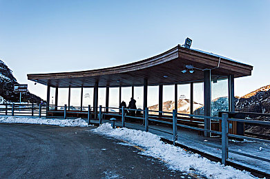 麻豆果冻精东:弹性赛车新游颠覆物理,东方赛道演绎碰撞艺术-4