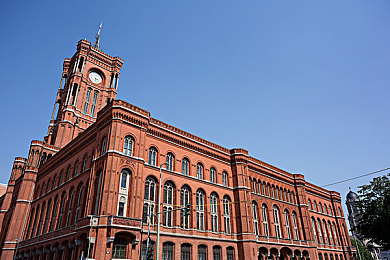 台湾av网站：极速狂飙新作今日上线，真实台湾赛道与动态天气系统带来沉浸竞速体验-4