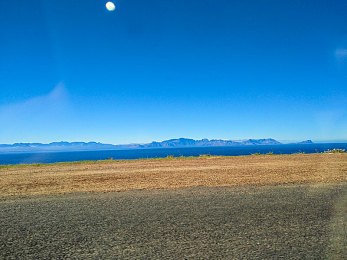 黄色APP3.3：复古竞速新作引爆热议，极简像素风重塑街机黄金时代