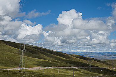 日本1卡2卡:极速狂飙融合卡牌策略,创新竞速游戏明日正式上线-2