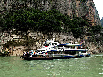 破解版的黄色软件:非法模组侵蚀赛车游戏生态,极限竞速官方季度封禁上万违规账号-3